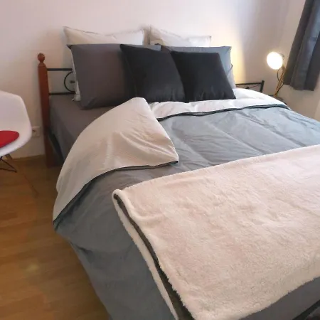 Daire Le 99b Modern Queen Size Bed Connected Tv *